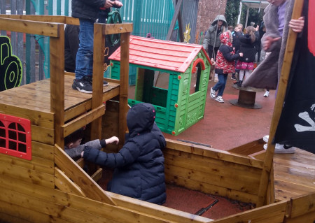 Welcome to Big Stars Play Club written in stars